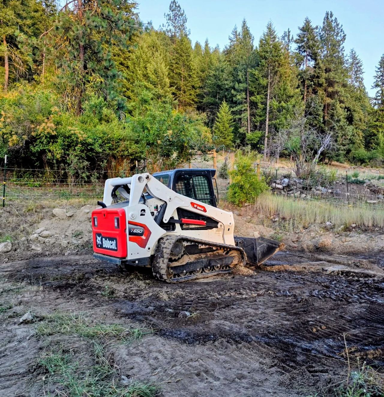 Bobcat trackloader for most excavation needs